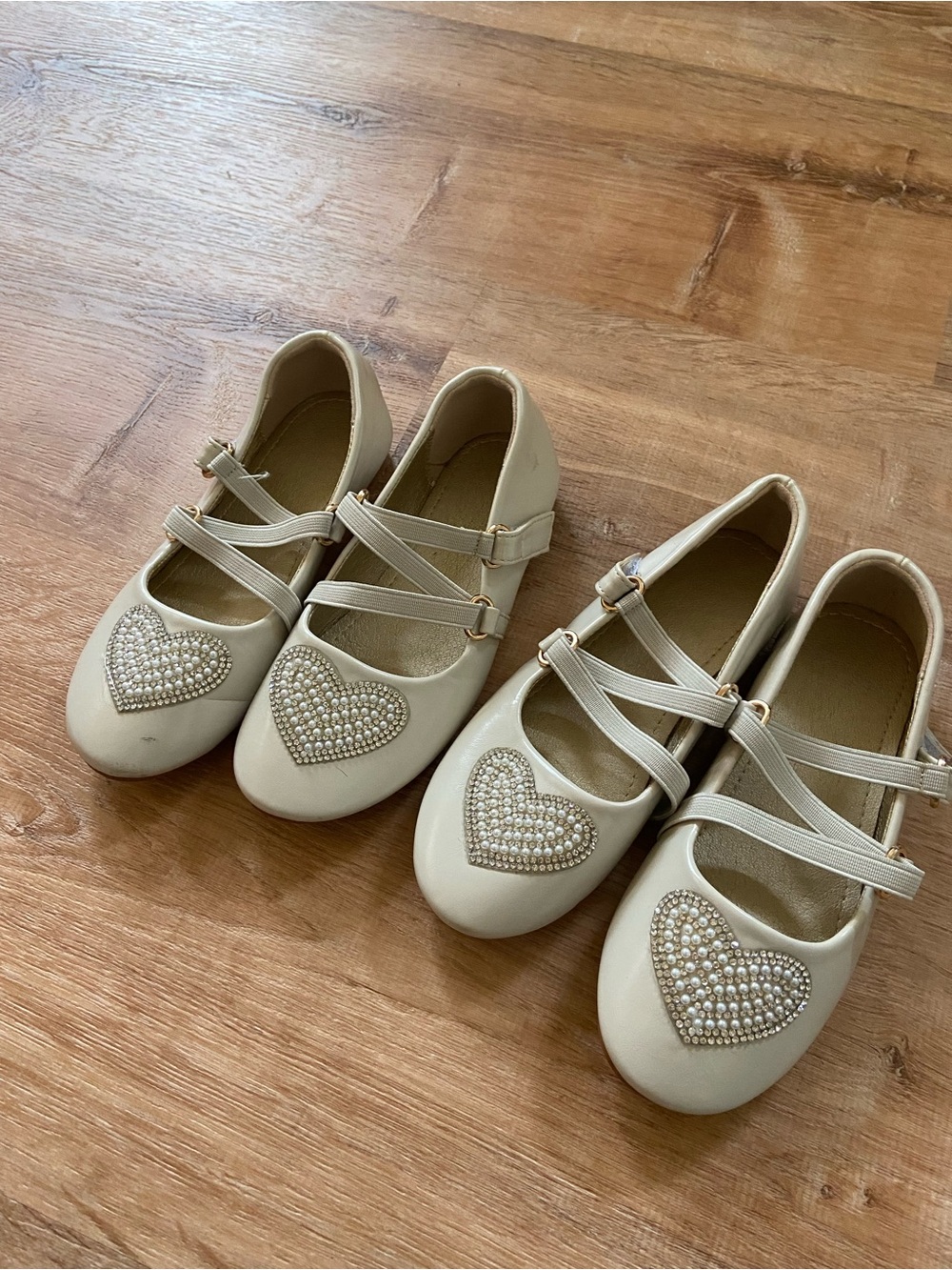 Girls' Cream Heart Mary Jane Shoes with Pearl Accent